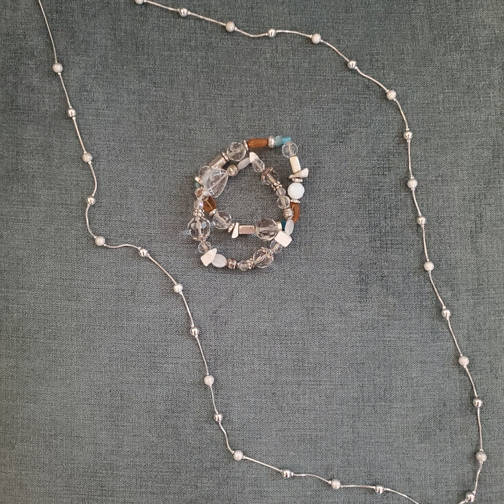 Silver necklace + beaded bracelet set!